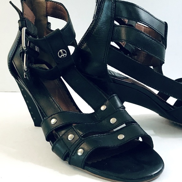 Vintage Lucky Black Peace Sign Sandals - Picture 4 of 11